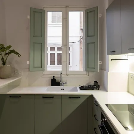 Morrison Court Apartment *