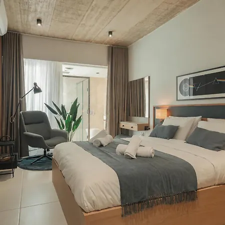Morrison Court Apartment *