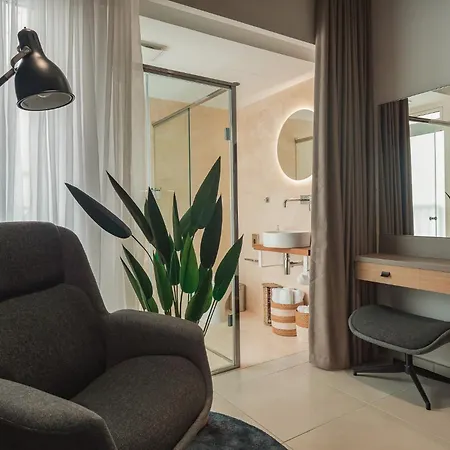 Morrison Court Apartment *
