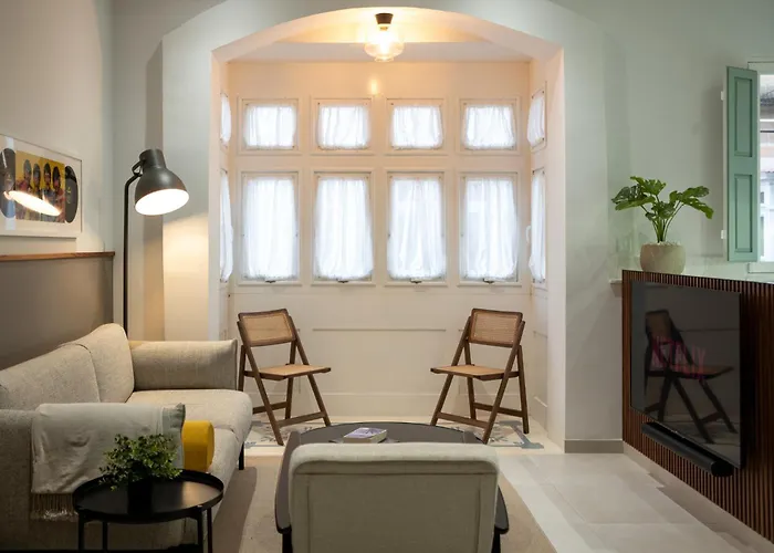 Morrison Court 그지라